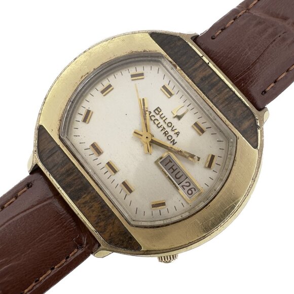 Vintage 1973 Accutron Woody Men's Tuning Fork Wristwatch - Picture 4 of 8